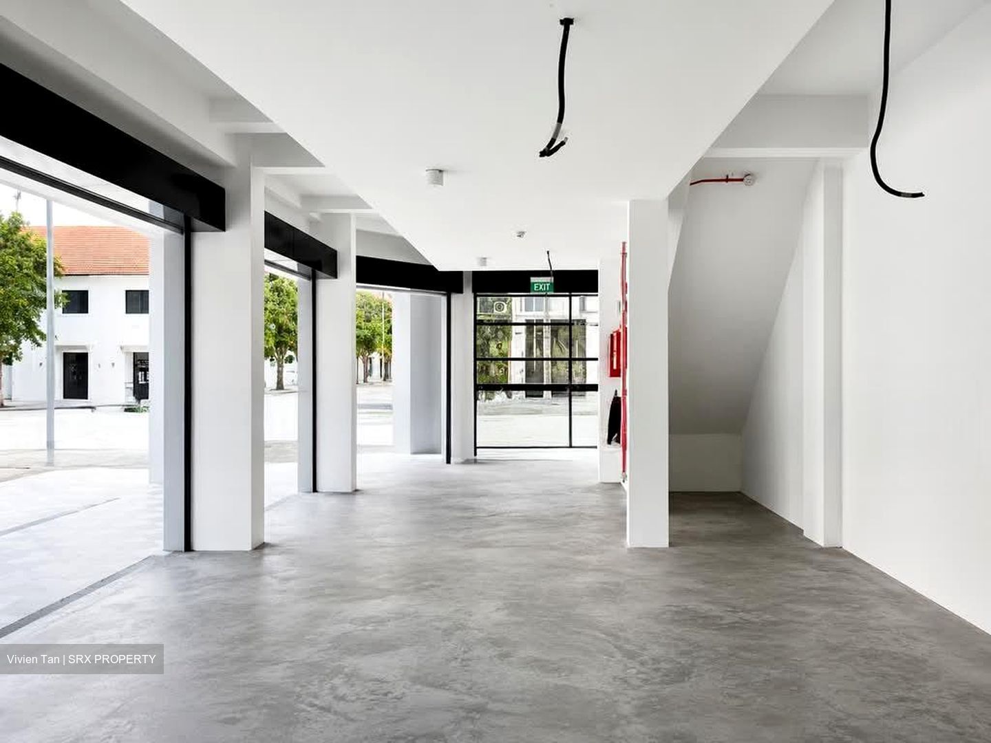 Sims Avenue (D14), Retail #557616871